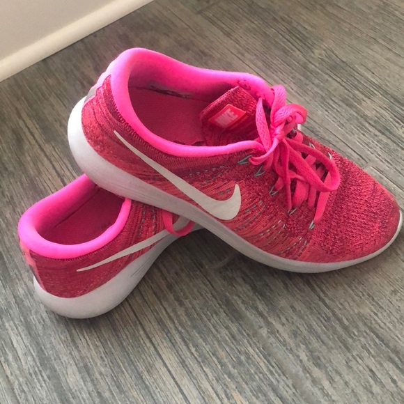 Nike Shoes - Nike Flynit Tennis Shoes